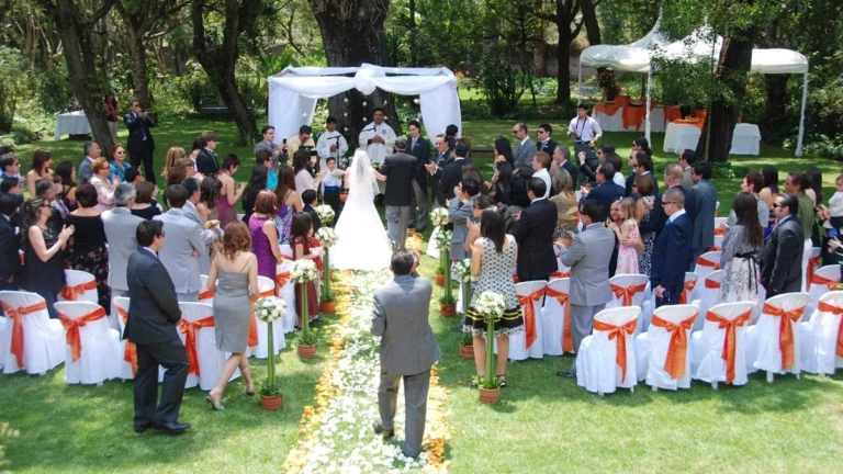 who pays for wedding in ecuador featured